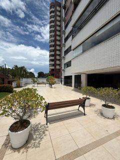 Apartamento Para Alugar com 4 quartos 3 suítes no bairro Guararapes em Fortaleza