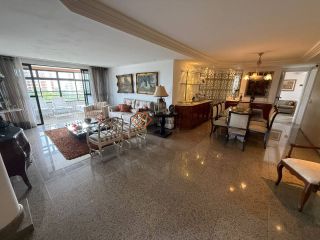 Apartamento Para Alugar com 4 quartos 3 suítes no bairro Guararapes em Fortaleza