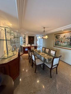 Apartamento Para Alugar com 4 quartos 3 suítes no bairro Guararapes em Fortaleza