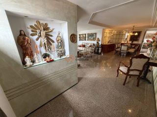 Apartamento Para Alugar com 4 quartos 3 suítes no bairro Guararapes em Fortaleza