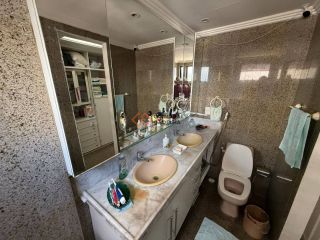 Apartamento Para Alugar com 4 quartos 3 suítes no bairro Guararapes em Fortaleza