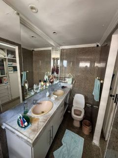 Apartamento Para Alugar com 4 quartos 3 suítes no bairro Guararapes em Fortaleza