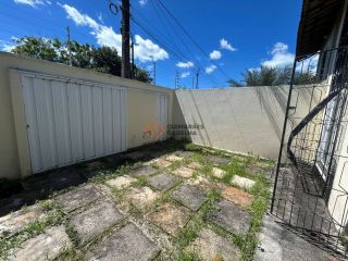 Casa Para Vender com 2 quartos 1 suítes no bairro Precabura em Eusébio