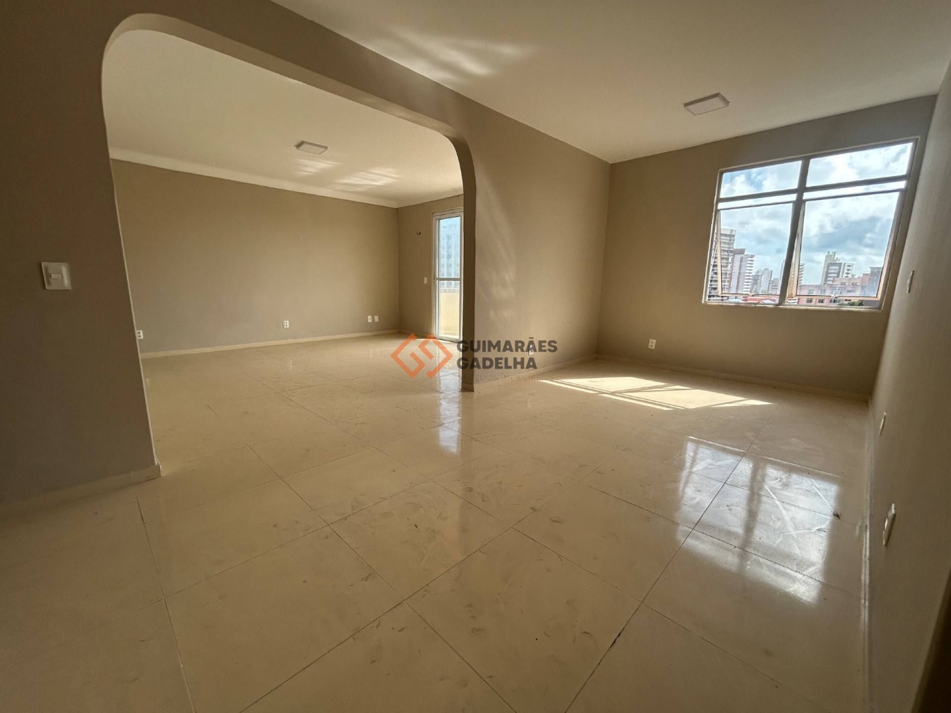 Apartamento Para Vender com 3 quartos 2 suítes no bairro Cocó em Fortaleza