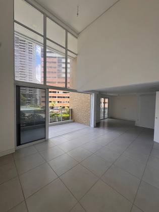 Apartamento Para Vender com 3 quartos 2 suítes no bairro Cocó em Fortaleza