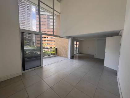 Apartamento Para Vender com 3 quartos 2 suítes no bairro Cocó em Fortaleza