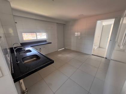 Apartamento Para Vender com 3 quartos 2 suítes no bairro Cocó em Fortaleza