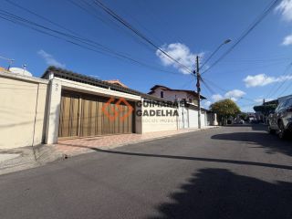 Casa Para Vender com 3 quartos 1 suítes no bairro Montese em Fortaleza