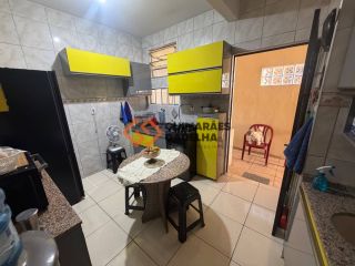 Casa Para Vender com 3 quartos 1 suítes no bairro Montese em Fortaleza