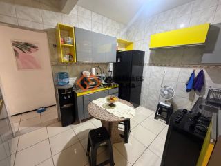 Casa Para Vender com 3 quartos 1 suítes no bairro Montese em Fortaleza