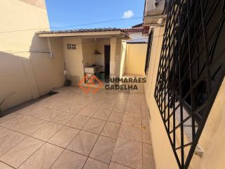 Casa Para Vender com 3 quartos 1 suítes no bairro Montese em Fortaleza