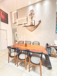 Linda casa no condomínio com porteira fechada