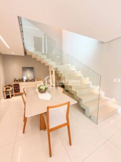 Casa com porteira fechada no Condomínio Granville