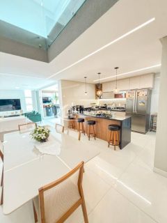 Casa com porteira fechada no Condomínio Granville