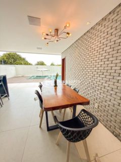 Casa com porteira fechada no Condomínio Granville