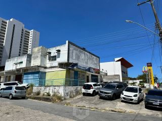 Excelente Prédio Comercial à Venda na Fernandes Lima — Oportunidade Única!