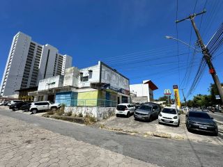 Excelente Prédio Comercial à Venda na Fernandes Lima — Oportunidade Única!