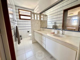 Casa ampla e reformada com 3 suítes, piscina e área gourmet completa – 500m² de terreno