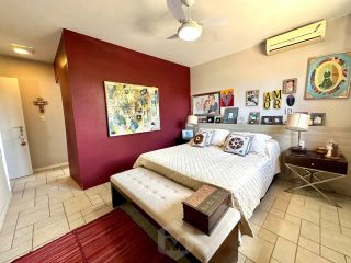 Casa ampla e reformada com 3 suítes, piscina e área gourmet completa – 500m² de terreno