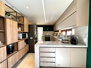 Casa ampla e reformada com 3 suítes, piscina e área gourmet completa – 500m² de terreno