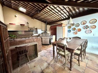 Casa ampla e reformada com 3 suítes, piscina e área gourmet completa – 500m² de terreno