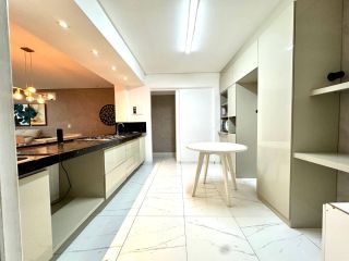 Apartamento reformado e mobiliado à venda no melhor da Ponta Verde – 90,83 m² | 3 Quartos | 1 Suíte com Closet