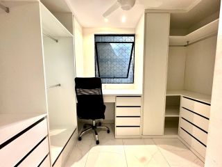 Apartamento reformado e mobiliado à venda no melhor da Ponta Verde – 90,83 m² | 3 Quartos | 1 Suíte com Closet
