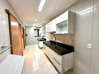 Apartamento com 3 quartos no coração da Ponta verde!!!