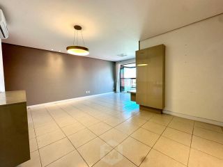 Apartamento com 3 quartos no coração da Ponta verde!!!