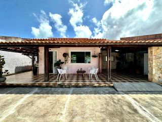 CASA COM 3 QUARTOS NA JACARERICA COM 280M²