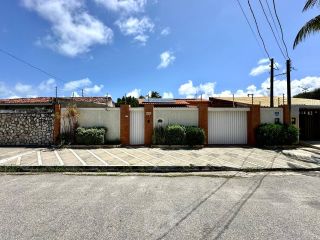 CASA COM 3 QUARTOS NA JACARERICA COM 280M²