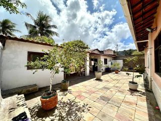 CASA COM 3 QUARTOS NA JACARERICA COM 280M²