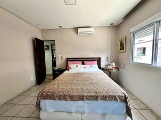 CASA COM 3 QUARTOS NA JACARERICA COM 280M²