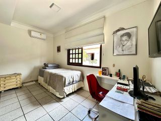 CASA COM 3 QUARTOS NA JACARERICA COM 280M²