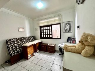 CASA COM 3 QUARTOS NA JACARERICA COM 280M²