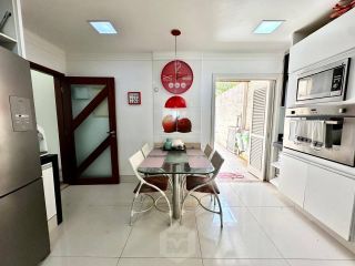 CASA COM 3 QUARTOS NA JACARERICA COM 280M²