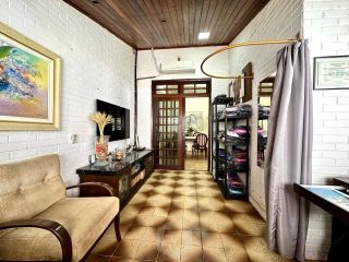 CASA COM 3 QUARTOS NA JACARERICA COM 280M²