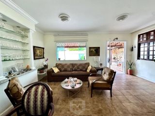 CASA COM 3 QUARTOS NA JACARERICA COM 280M²