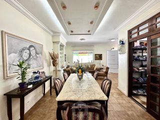 CASA COM 3 QUARTOS NA JACARERICA COM 280M²