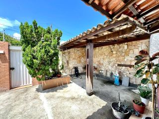 CASA COM 3 QUARTOS NA JACARERICA COM 280M²