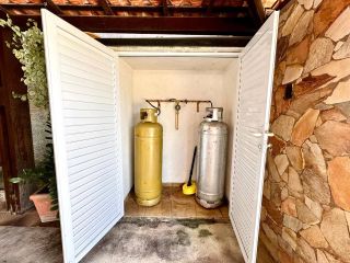 CASA COM 3 QUARTOS NA JACARERICA COM 280M²