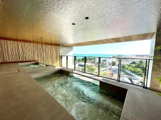 STUDIO COM SACADA E VISTA PARA O MAR DE PAJUÇARA