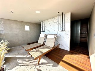 STUDIO COM SACADA E VISTA PARA O MAR DE PAJUÇARA