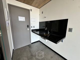 STUDIO COM SACADA E VISTA PARA O MAR DE PAJUÇARA