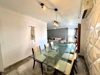 Apartamento Espacoso na Ponta Verde a 40m do mar