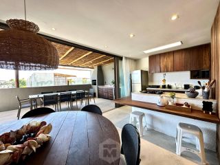 Cobertura Garden exclusiva na Praia do Marceneiro – mobiliada, equipada e a 100m do mar