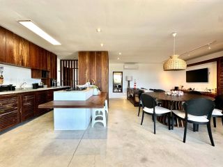 Cobertura Garden exclusiva na Praia do Marceneiro – mobiliada, equipada e a 100m do mar