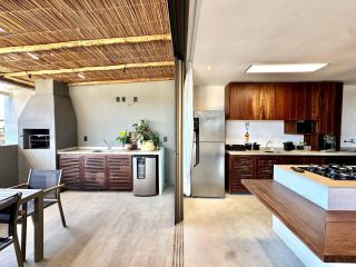 Cobertura Garden exclusiva na Praia do Marceneiro – mobiliada, equipada e a 100m do mar