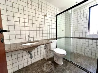 Apartamento reformado 3 quartos, ventilado e com excelente planta