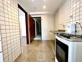 Apartamento reformado 3 quartos, ventilado e com excelente planta